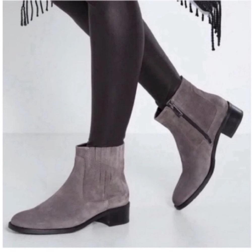 Aquatalia Oribella Women’s Grey Suede Ankle Boots with Side Zip Size 9